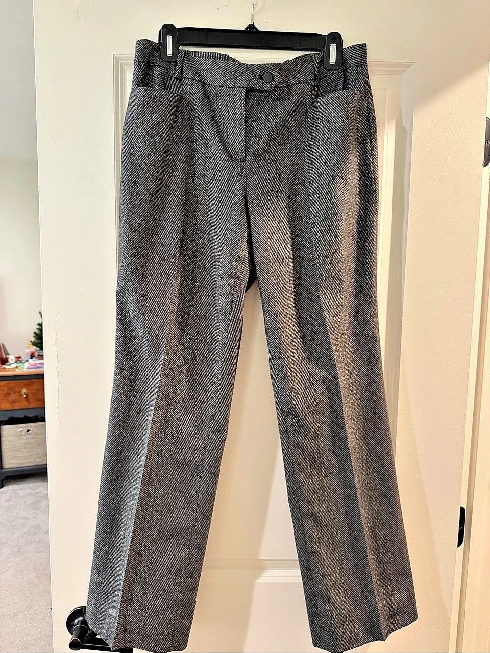 Calvin Klein Modern Fit Straight Leg Pants in Gray & Black Size 6
